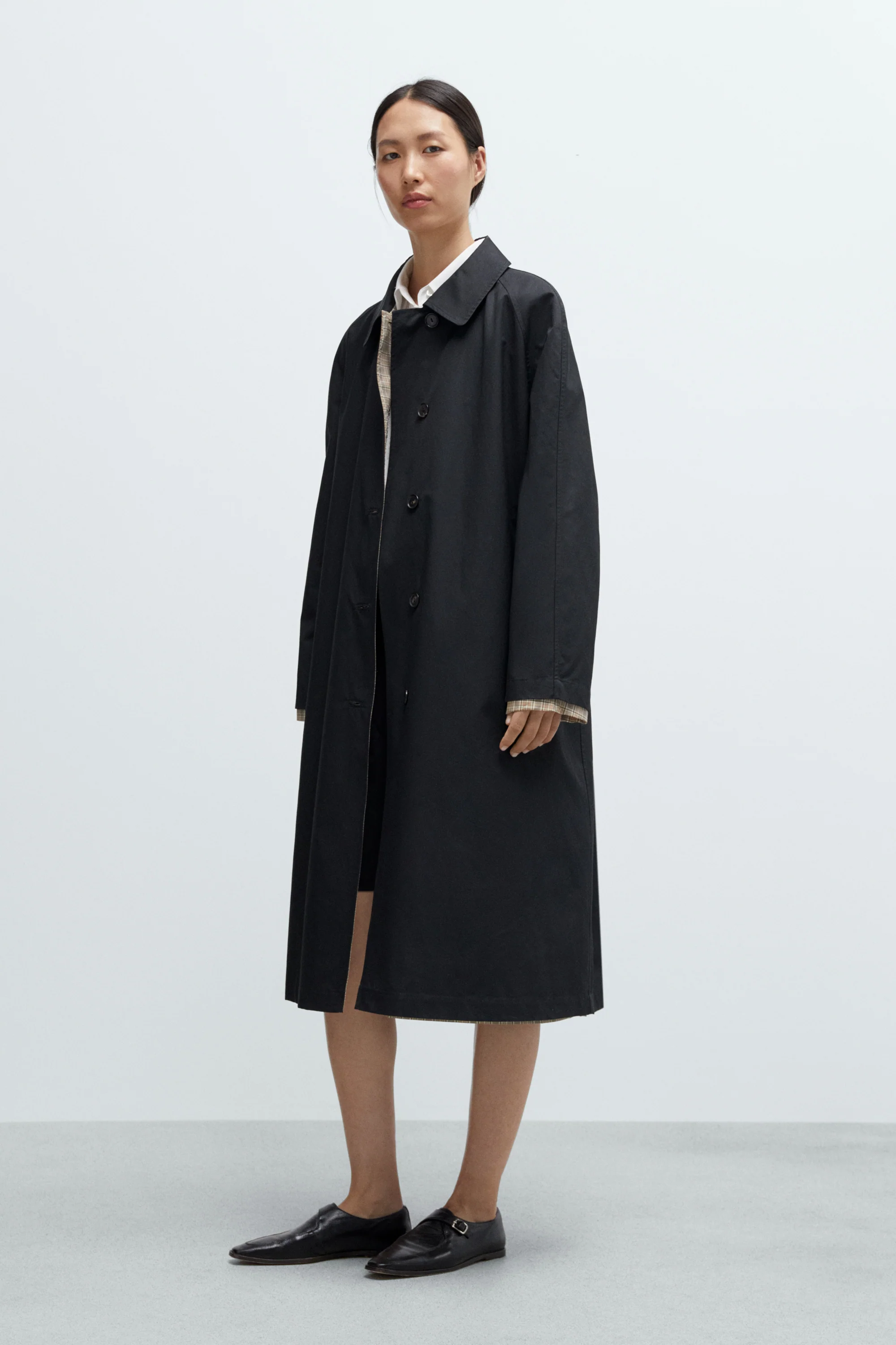 REVERSIBLE TRENCH COAT