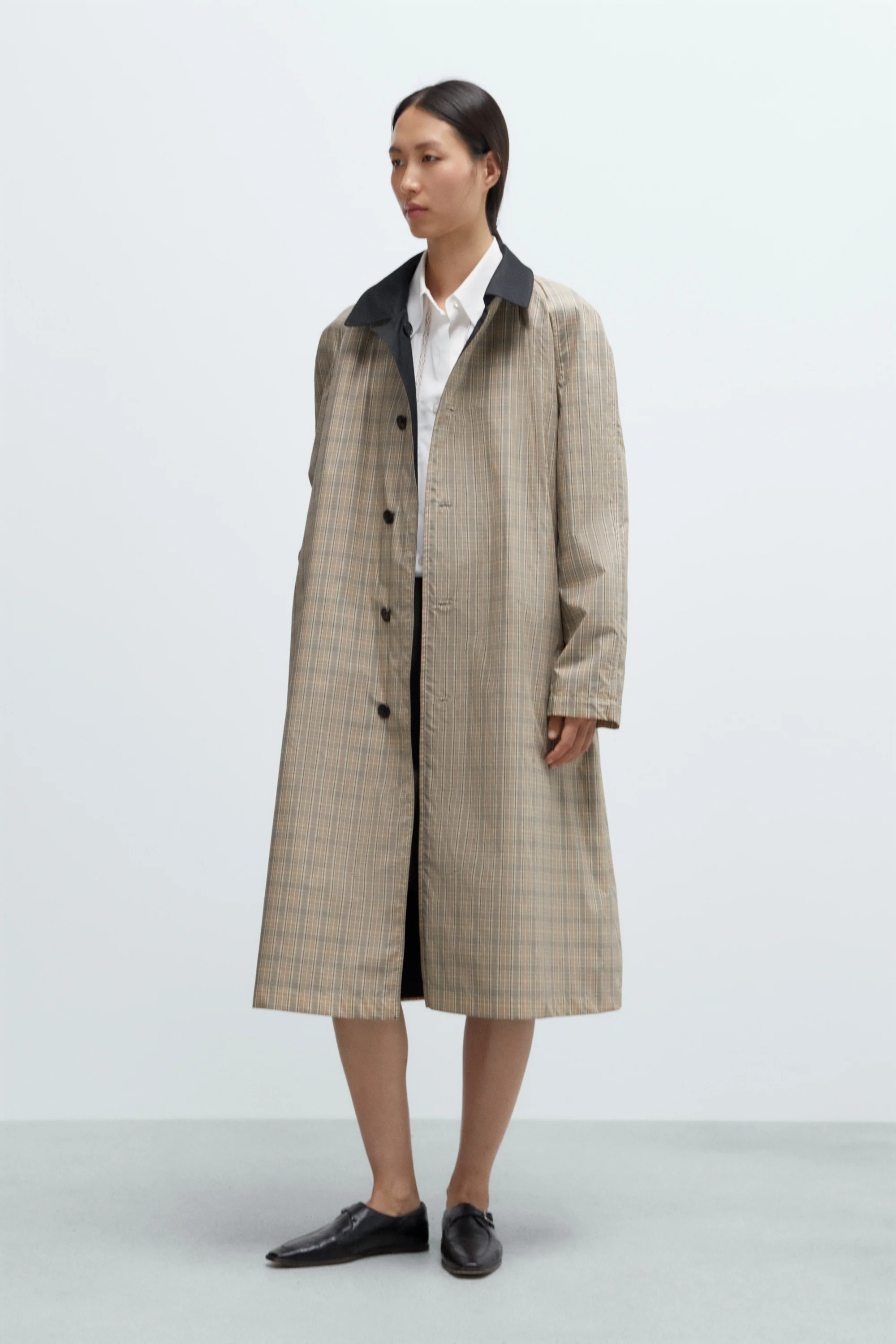 REVERSIBLE TRENCH COAT - Image 2